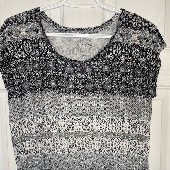Lucky Brand cute black and white boho patterned short sleeve tshirt size Large - Picture 2 of 6